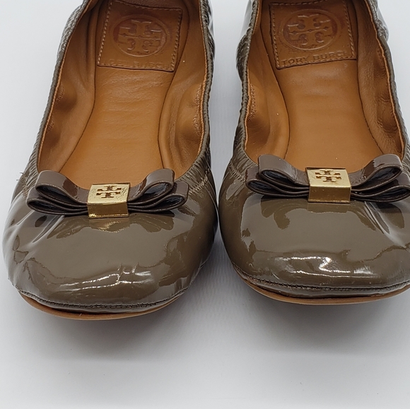 Tory Burch Eddie Bow Patent Leather Flats Olive Green Womens 8 - Picture 6 of 16